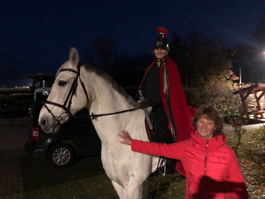 Grundschule und Kita unterwegs mit dem Hl. Martin