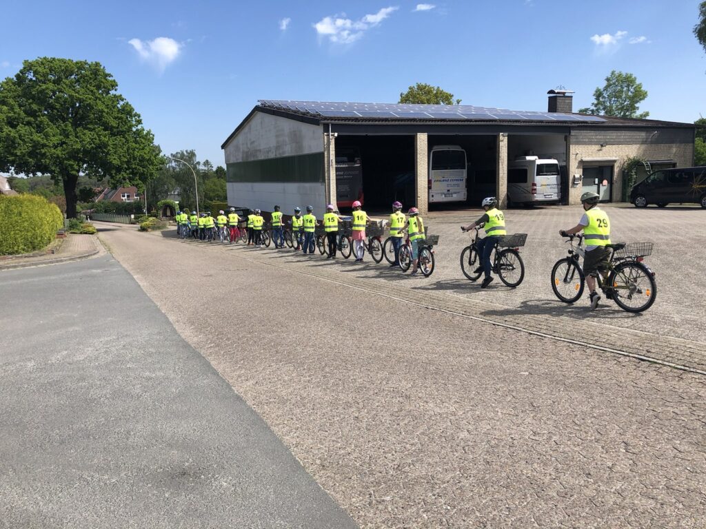 Vorbereitung auf die Fahrradprüfung in Klasse 4